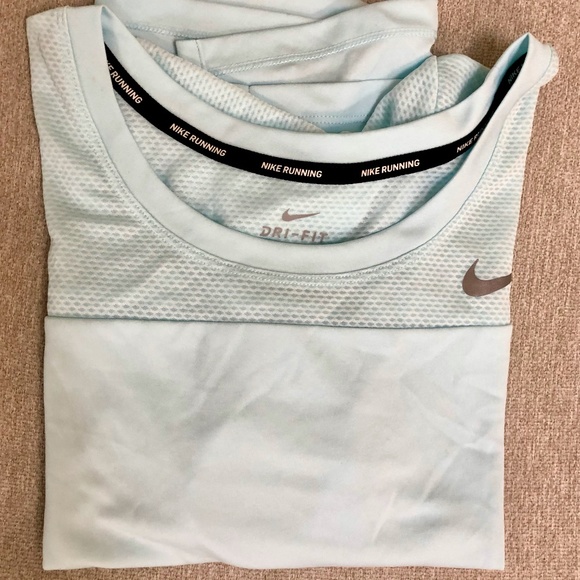 Nike Dri-Fit t-shirt - Picture 3 of 7